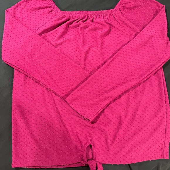 Assorted Clothes. - Picture 4 of 15